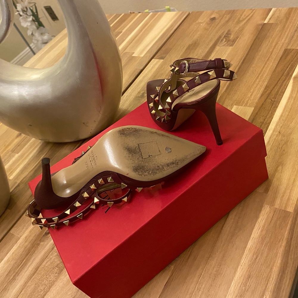 🌟 FREE 🌟 Shipping 🌟 Valentino Garavani Rockstud Strap Heels Studs Shoes - Picture 6 of 6